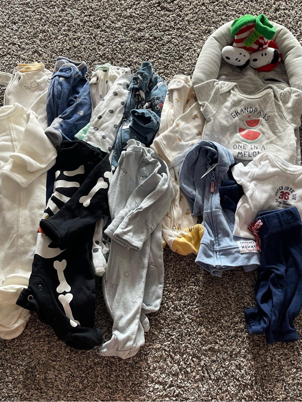 Newborn Bundle: Sleep & Play, Outfit, Rattle Socks